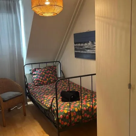 Entire Home, 3 Bedrooms Garden Strijp Within Ring Apartman