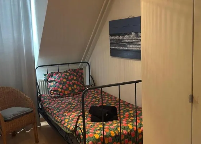 Entire Home, 3 Bedrooms Garden Strijp Within Ring Lägenhet